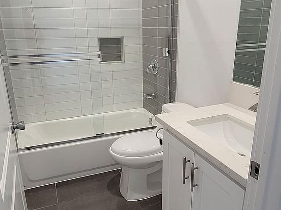 5th image of 3554 1/2 E 7th St