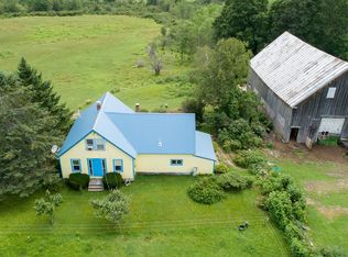 525 New Vineyard Rd, Farmington, ME 04938