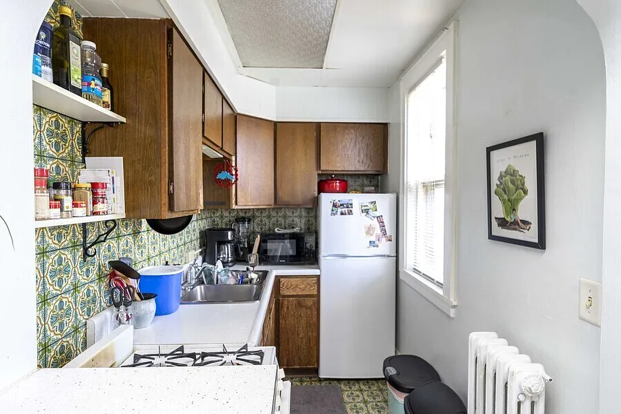 2 bed, $1,100 — Photo 4