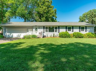 521 4th St N, Saint James, MN 56081