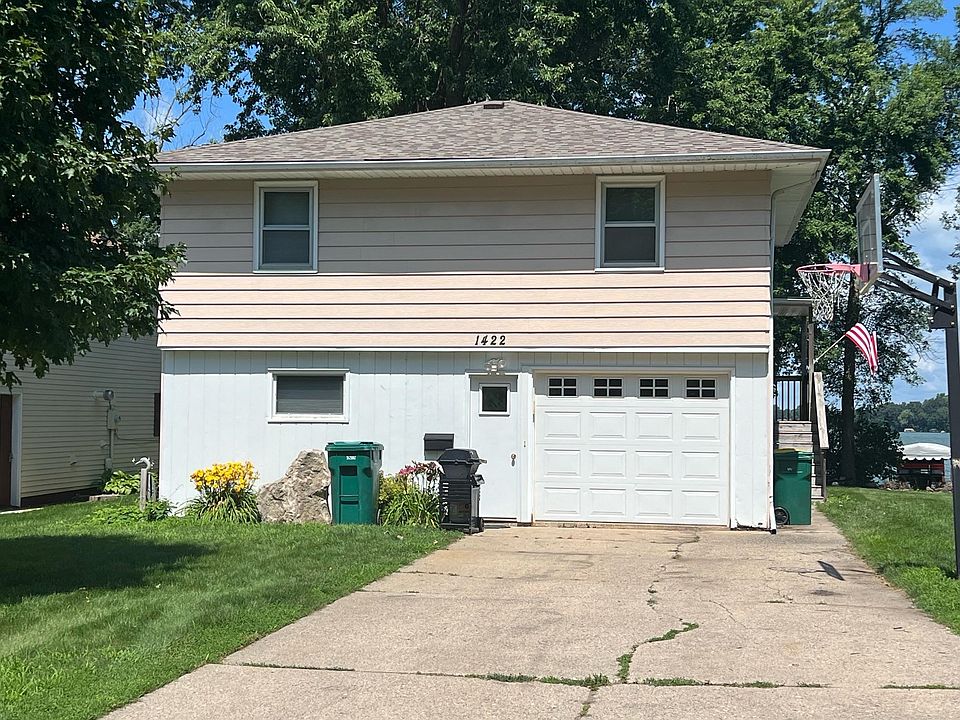 1st image of 1422 Oak Beach Dr