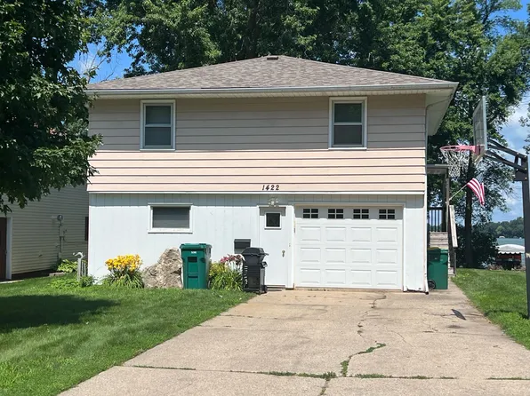 1422 Oak Beach Dr, Fairmont, MN 56031