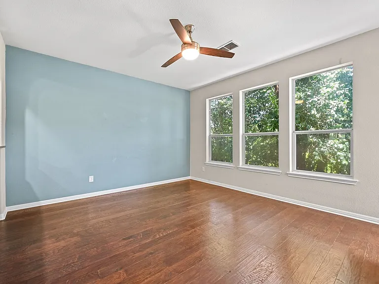 1308 Central Park Ct — Photo 2