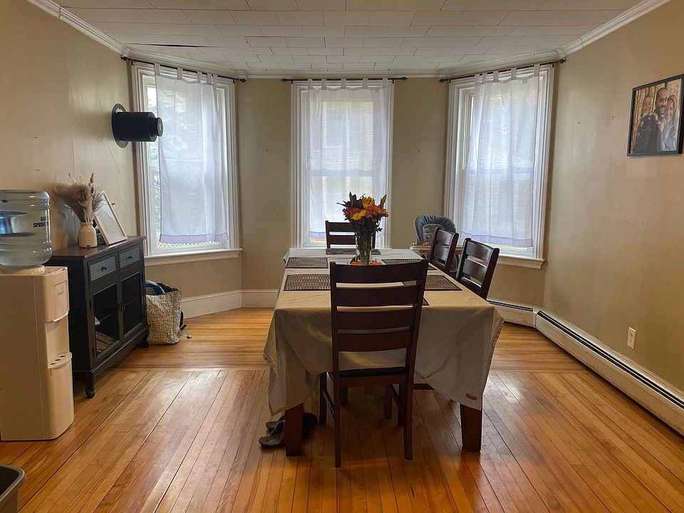 Formal dining room