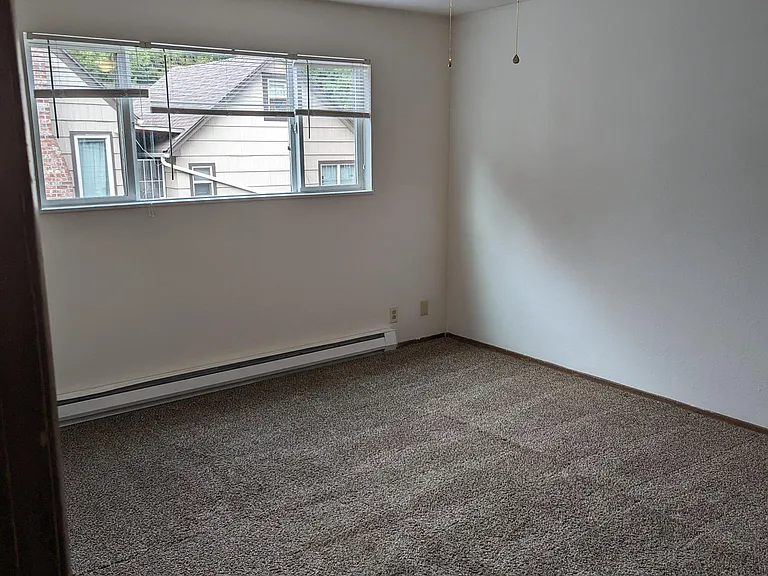 3293 Center St NE — Photo 9