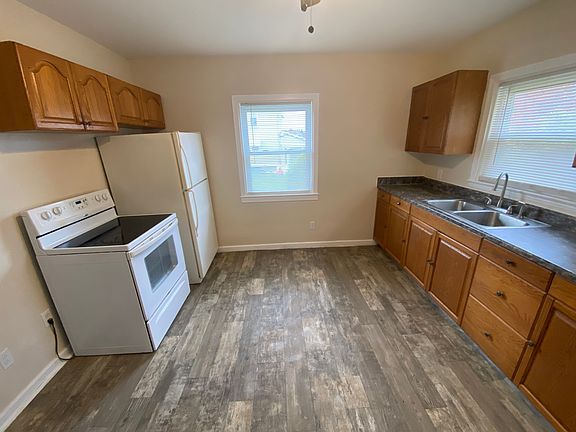 3rd image of 2040 Lincoln Ave APT 4