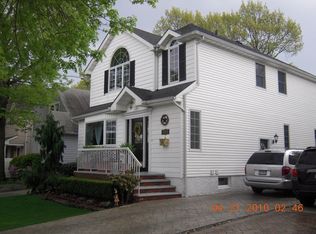 384 Robinson Ave, Staten Island, NY 10312