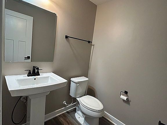 Level 01 - Powder Room