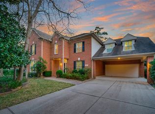 15 N Goldenvine Cir, Spring, TX 77382