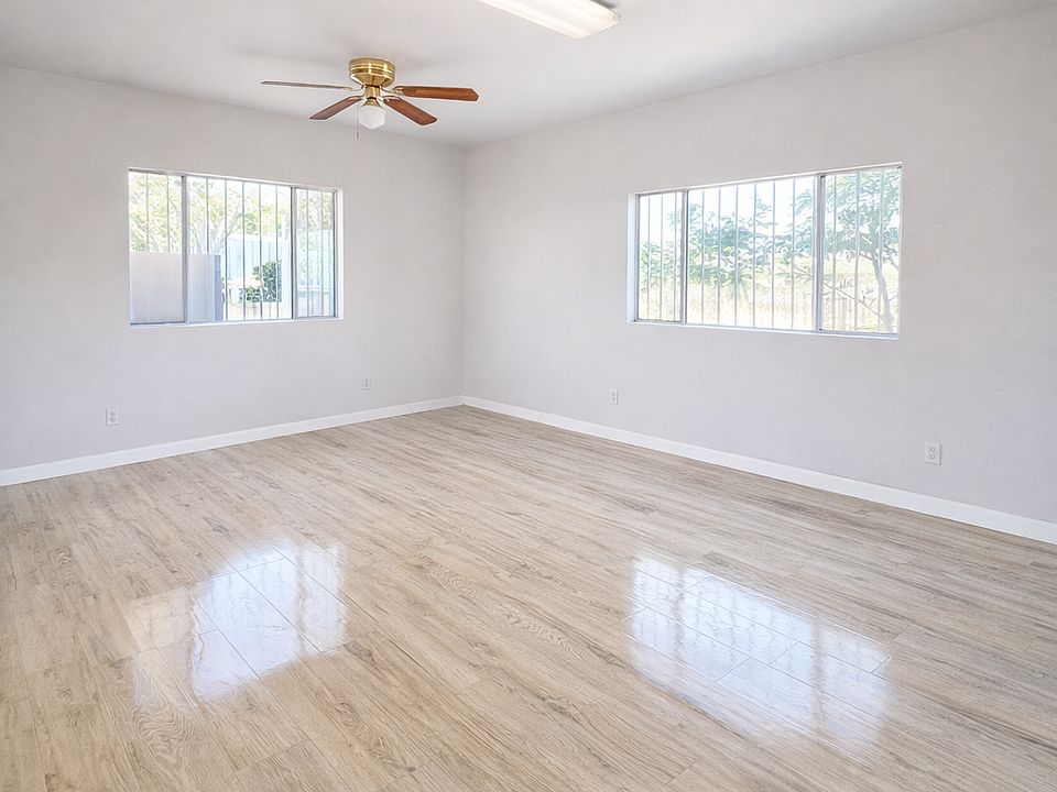 1st image of 1525 N Genevieve St #4
