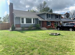 1588 Red Jacket Rd, Grand Island, NY 14072