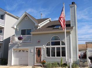 18 Holiday Rd, Ortley Beach, NJ 08751