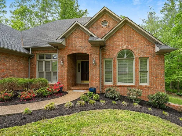 852 Spring Valley Rd, Cookeville, TN 38501