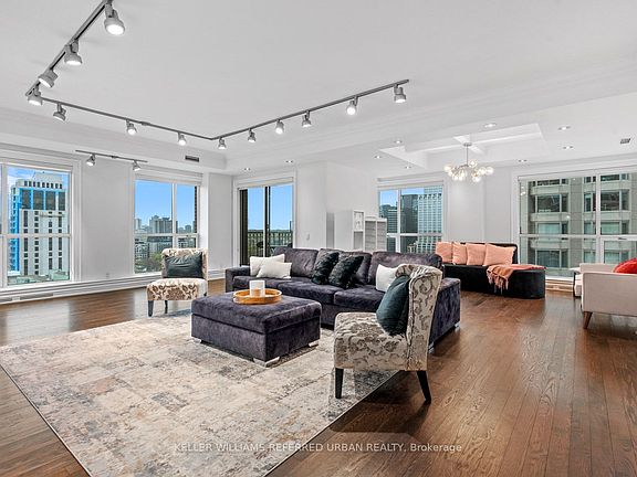 4th image of 38 Avenue Rd #1802