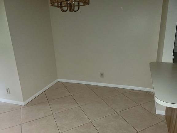 3rd image of 121 Lake Pine Cir APT B-1