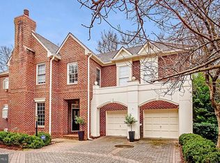 9202 Town Gate Ln, Bethesda, MD 20817