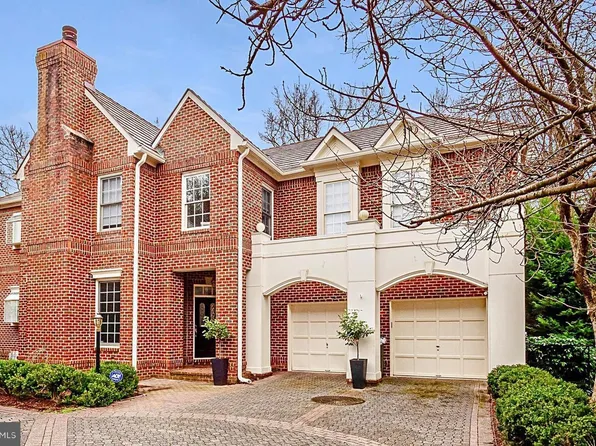 9202 Town Gate Ln, Bethesda, MD 20817
