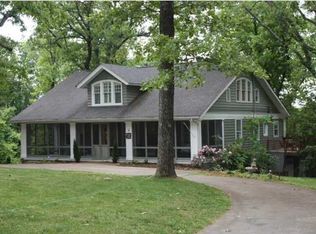 410 Brady Point Rd, Signal Mountain, TN 37377