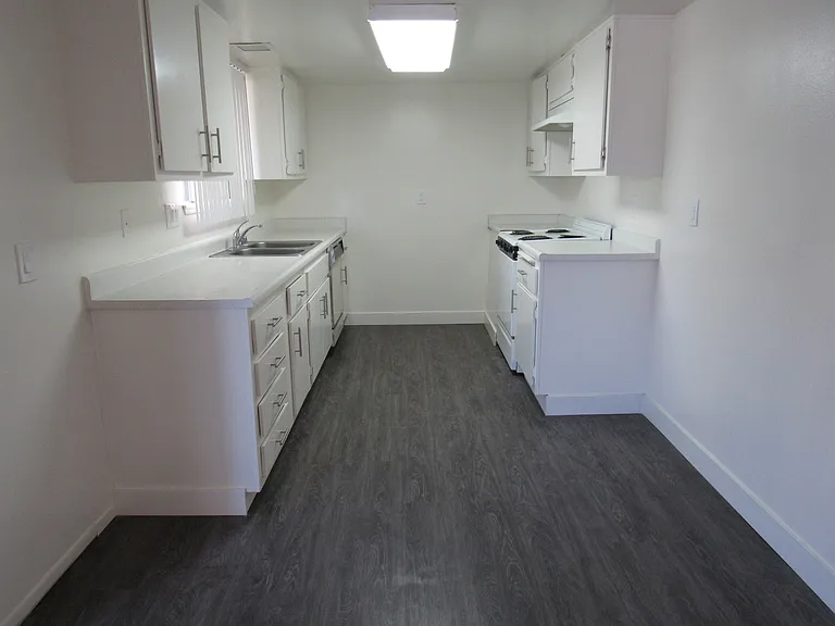 346 S Steckel Dr — Photo 3