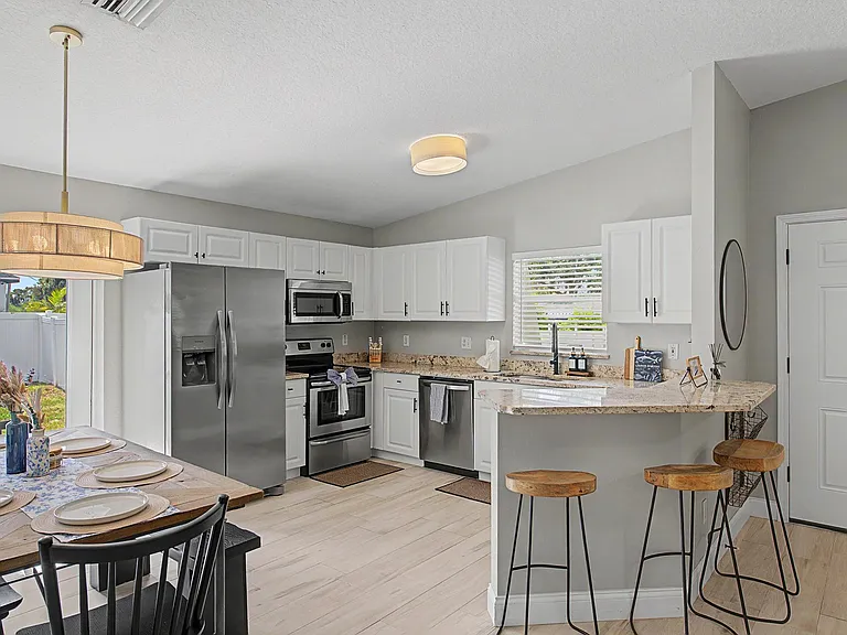 6052 114th Ave — Photo 15