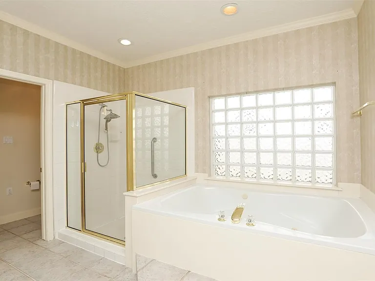 7502 Holly Court Est — Photo 27