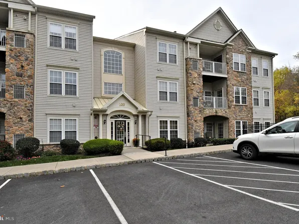 100 Ginko St APT 202, Warrington, PA 18976