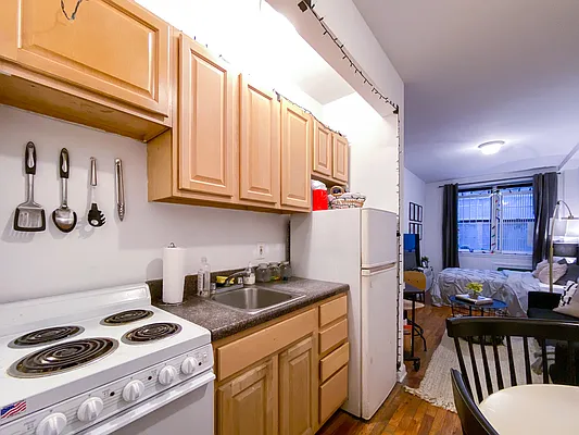 Rented by City Connections Realty | media 10