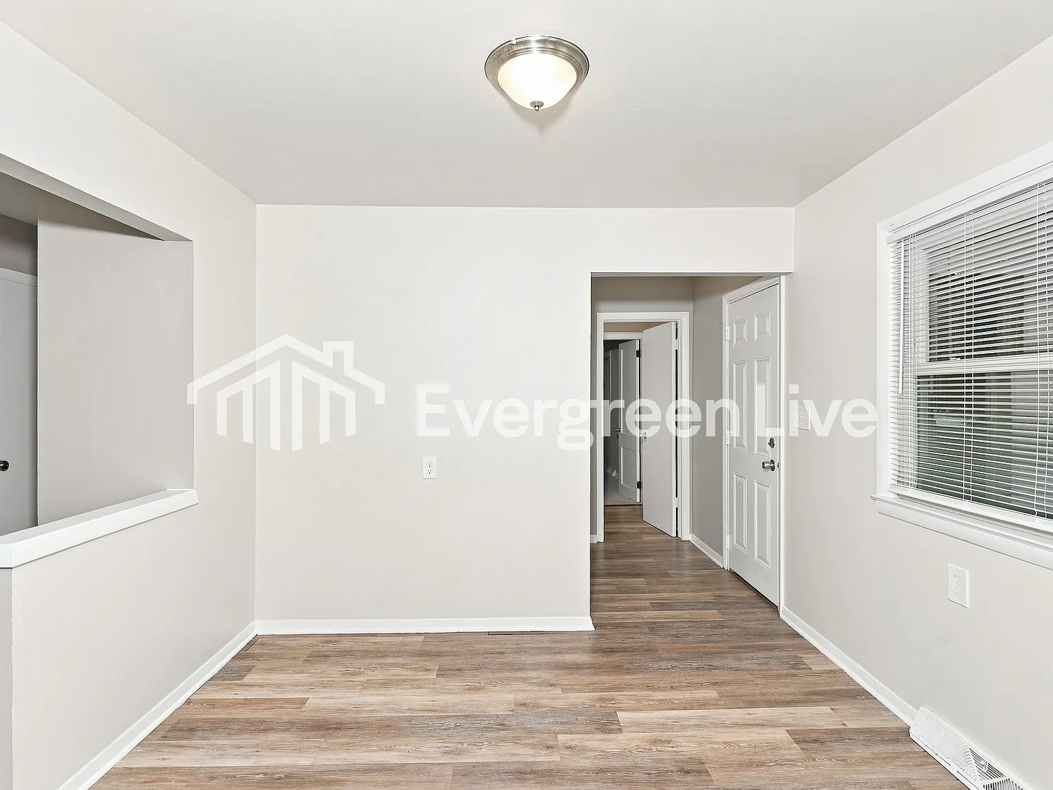 3 bed, 1.5 bath, 1189 sqft, $1,795 — Photo 4