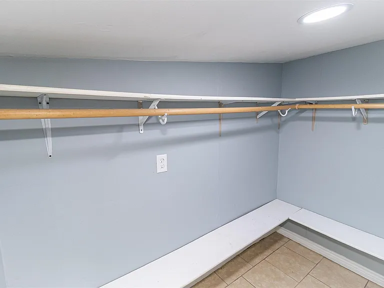 25128 Faraway Ln — Photo 10