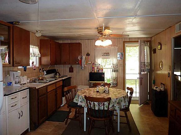4th image of 24151 Lakeview Dr