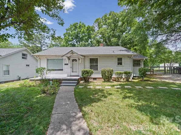 1911 Glenwood St, Kannapolis, NC 28083