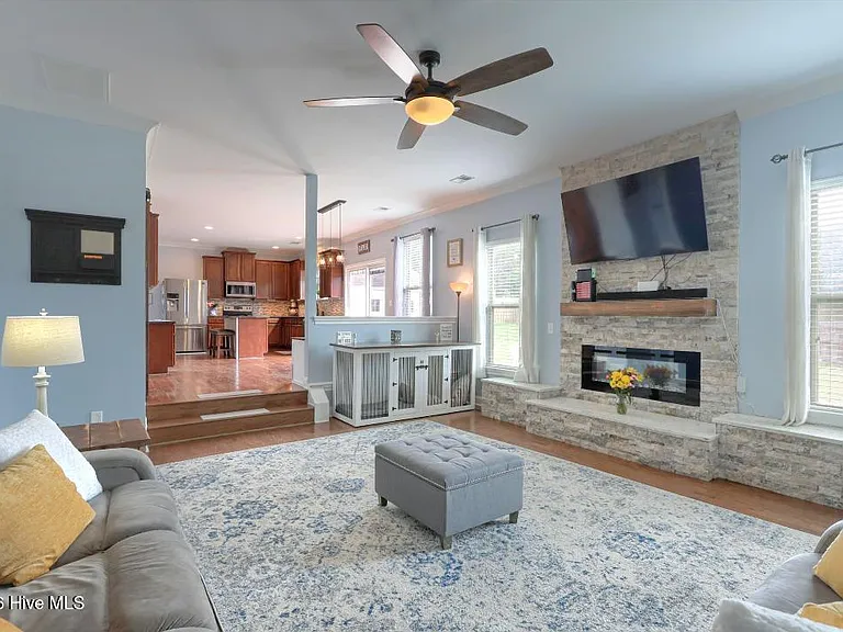 1421 Dooley Ln — Photo 19