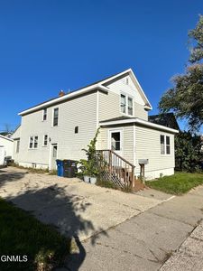 218 3rd Ave SW, Jamestown, ND, 58401