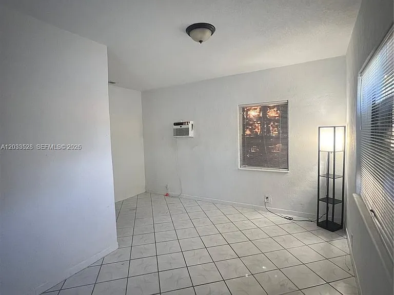 1060 NW 116th St #4 — Photo 2