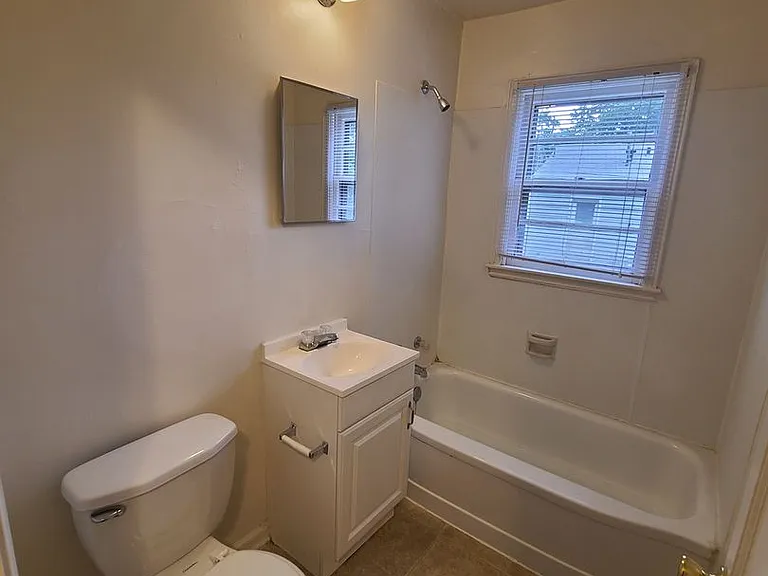 1617 Bradley Ave — Photo 10