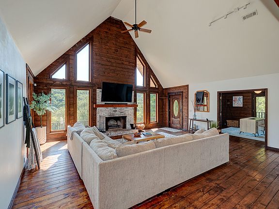 7th image of this home