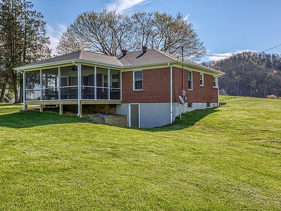 4th image of 18178 Celebrity Ln