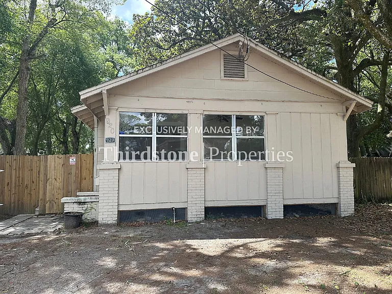 920 Alderside St — Photo 23