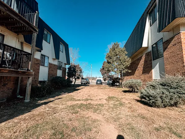 Prairie West Apartments