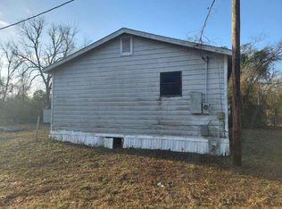 105 Lodge St, Ore City, TX 75683