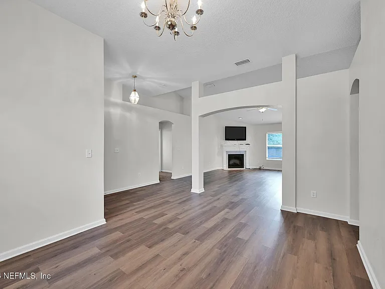 10810 Stanton Hills Dr E — Photo 8