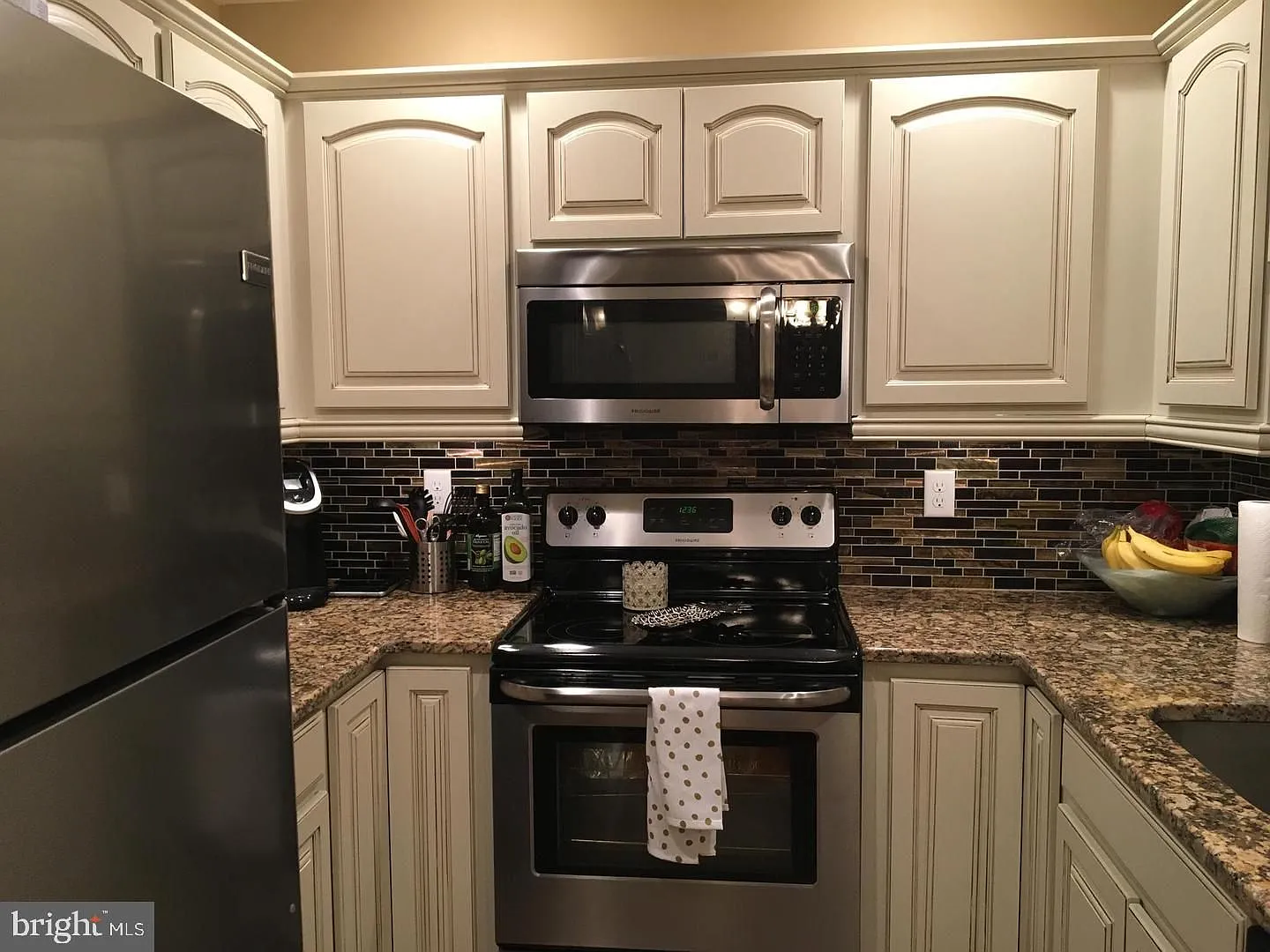 2 bed, 1.5 bath, 1100 sqft, $1,675 — Photo 2