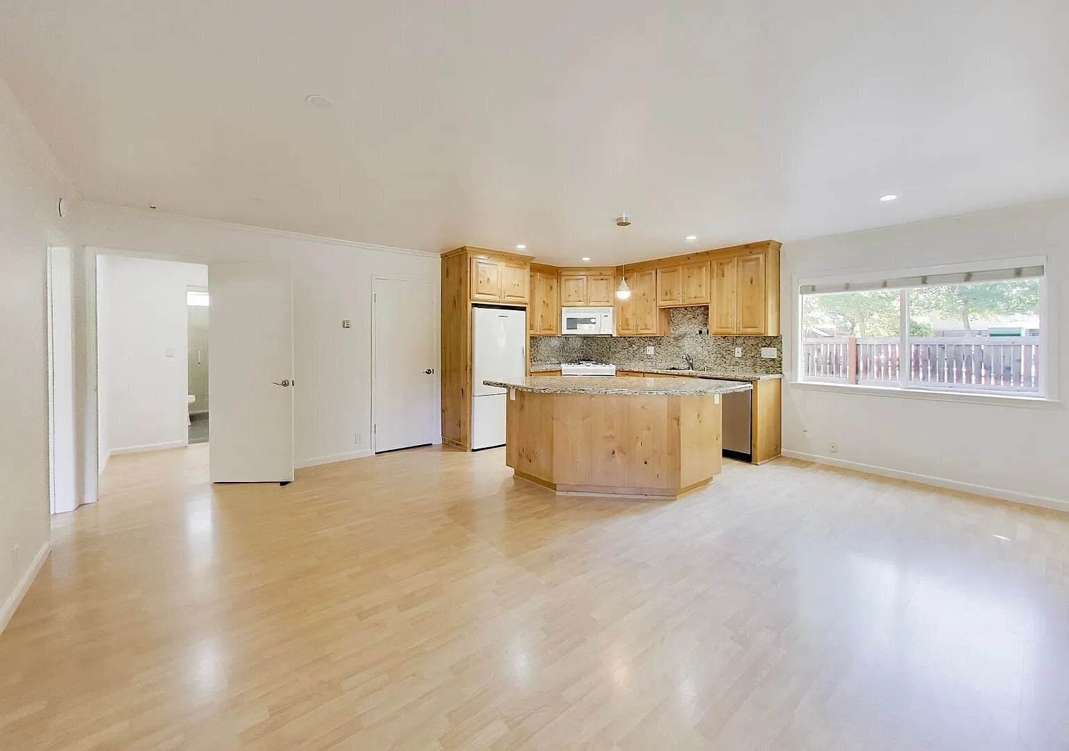 350 Channing Ave — Photo 4