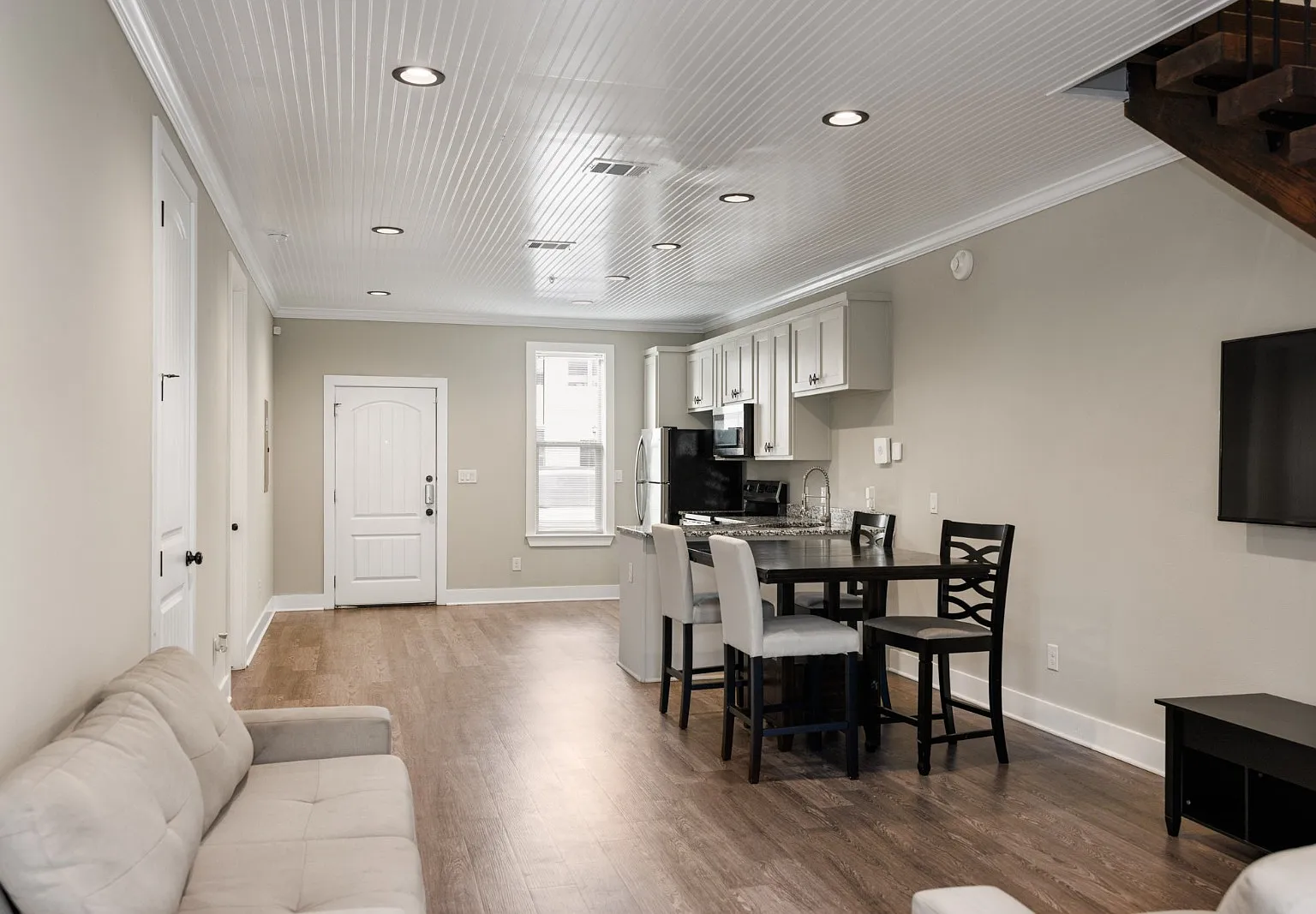 4 bed, 1450 sqft, $499 — Photo 1