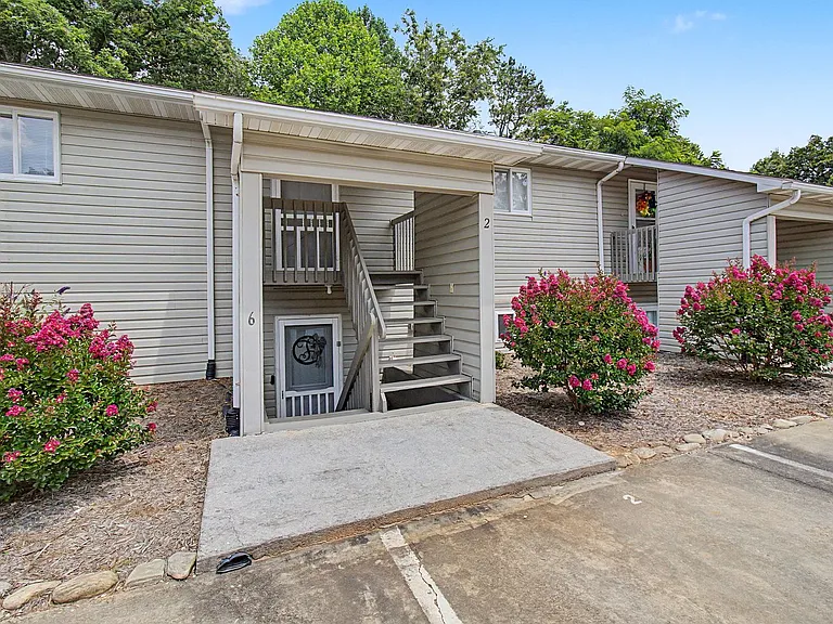19 Shanna Dr — Photo 30