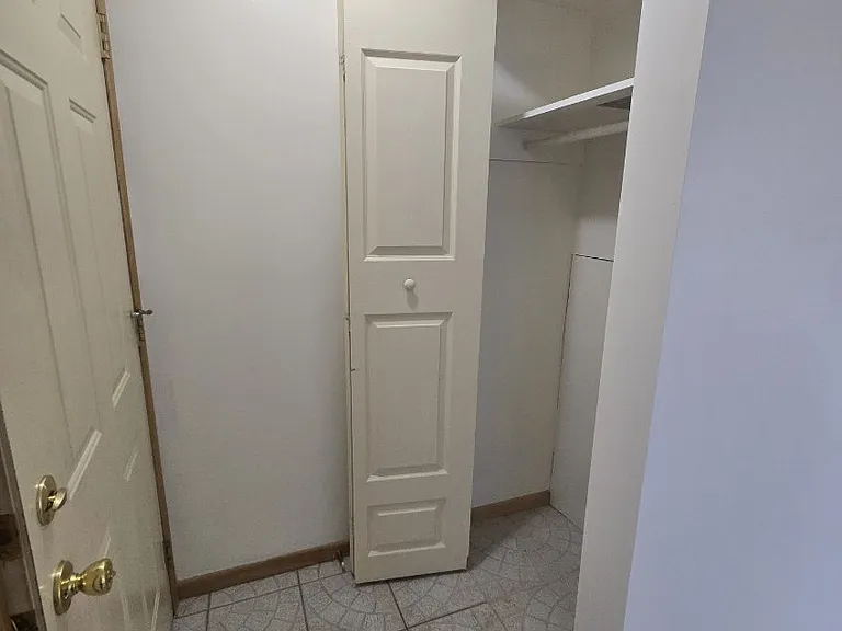9020 N Park Plaza Ct — Photo 7