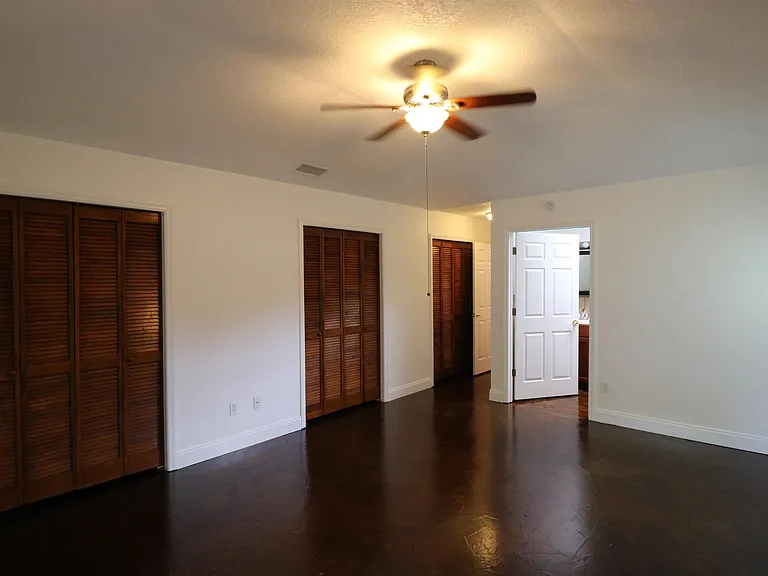 4225 Oak Ln — Photo 8