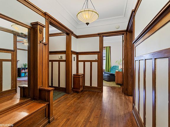 5th image of 4603 N Malden St APT 2