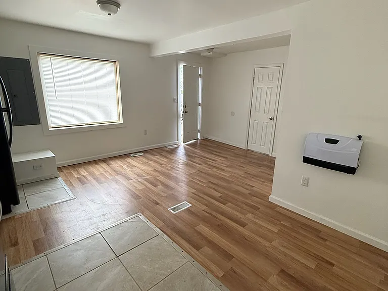 163 S Main St — Photo 8