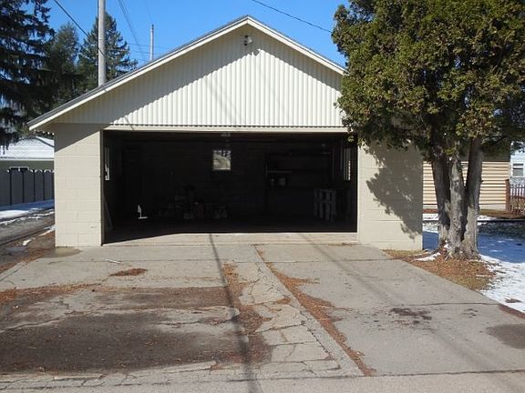 2nd image of 509 W A St